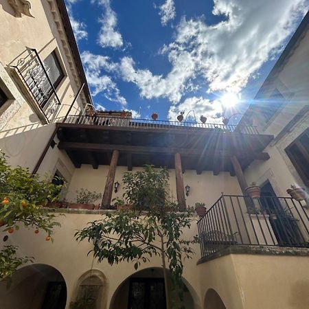 Palazzo Candida B&B Gerace Exterior photo