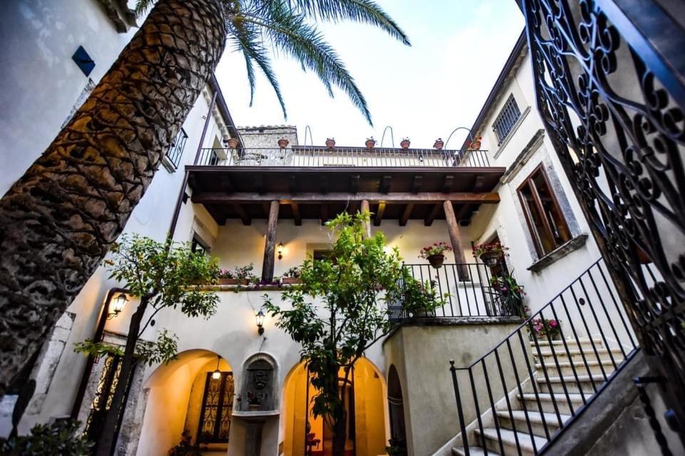 Palazzo Candida B&B Gerace Exterior photo