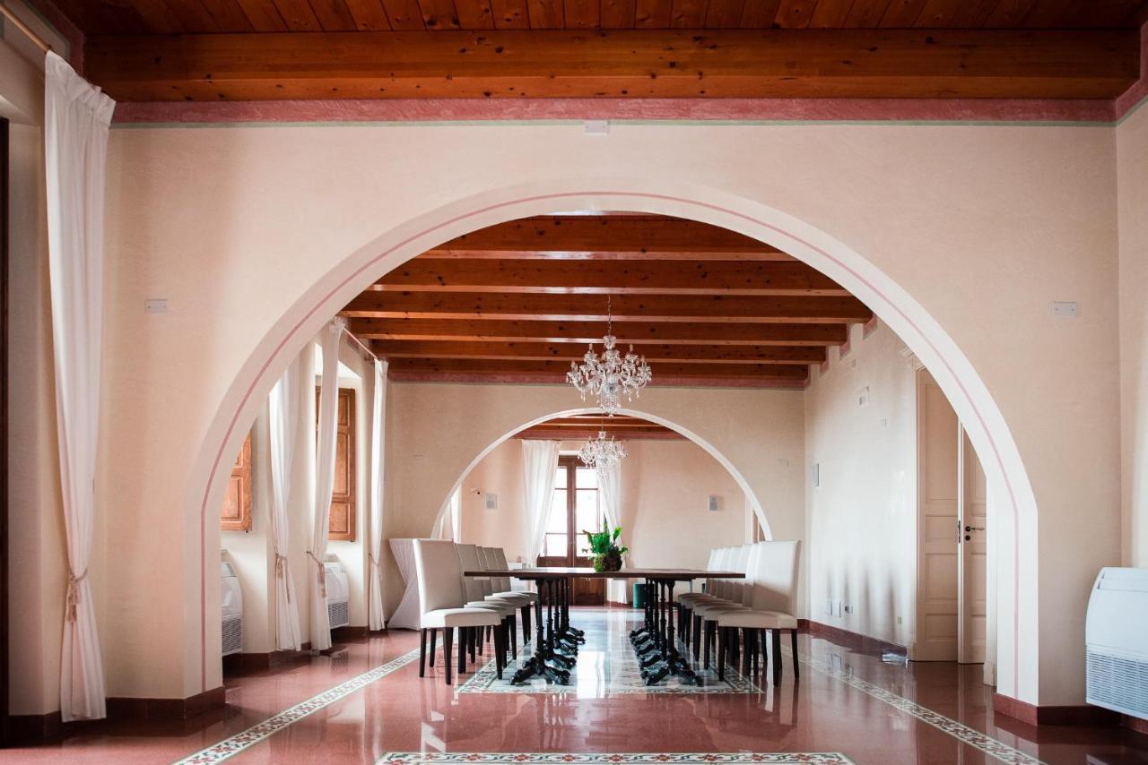 Palazzo Candida B&B Gerace Exterior photo