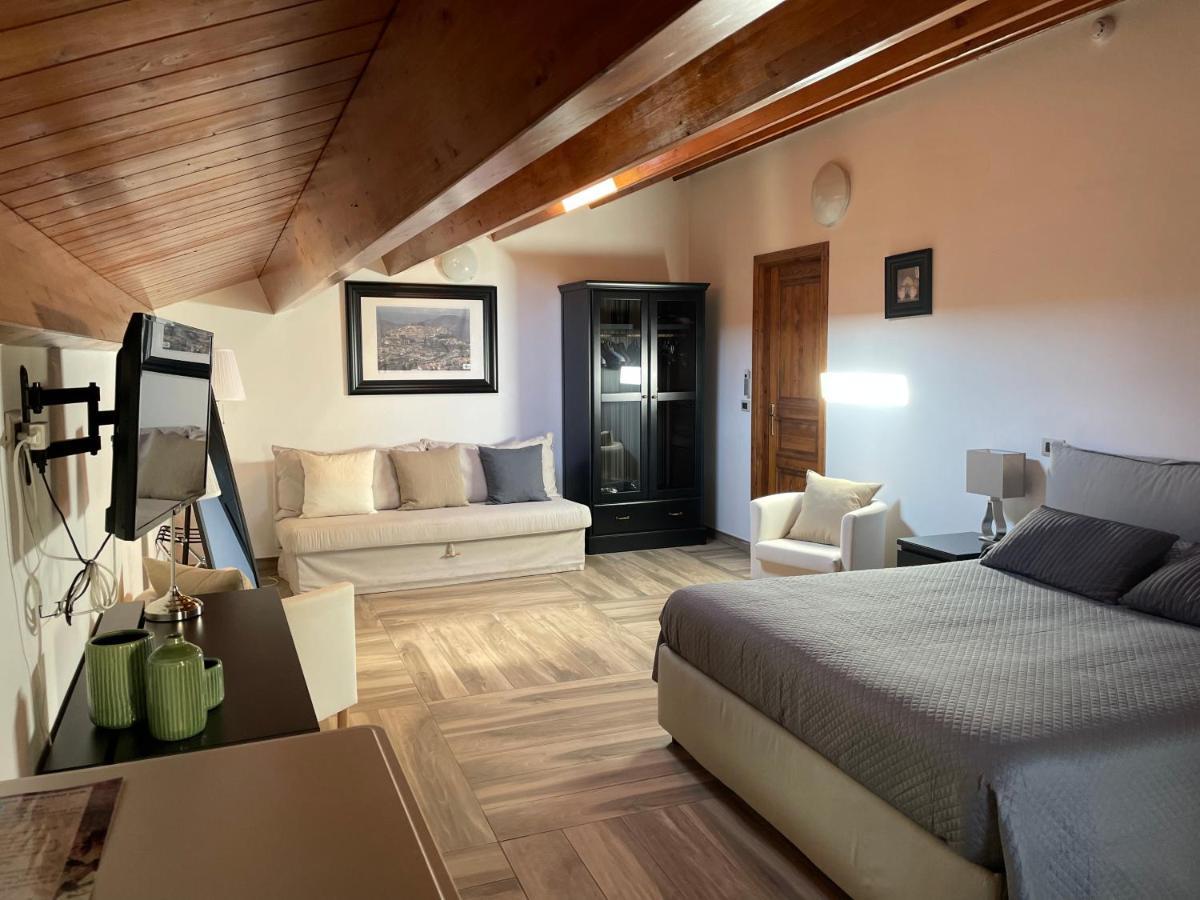 Palazzo Candida B&B Gerace Exterior photo