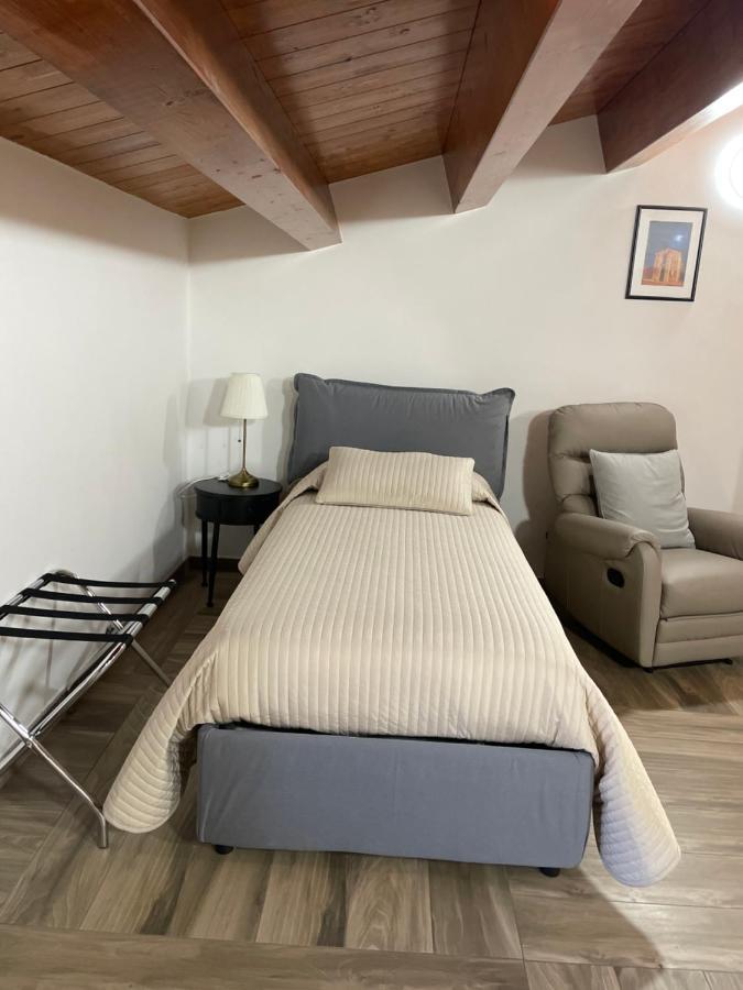 Palazzo Candida B&B Gerace Exterior photo