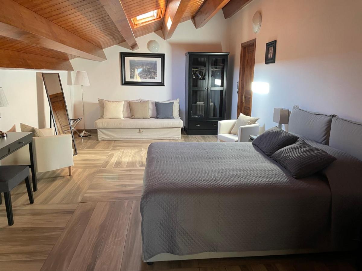 Palazzo Candida B&B Gerace Exterior photo