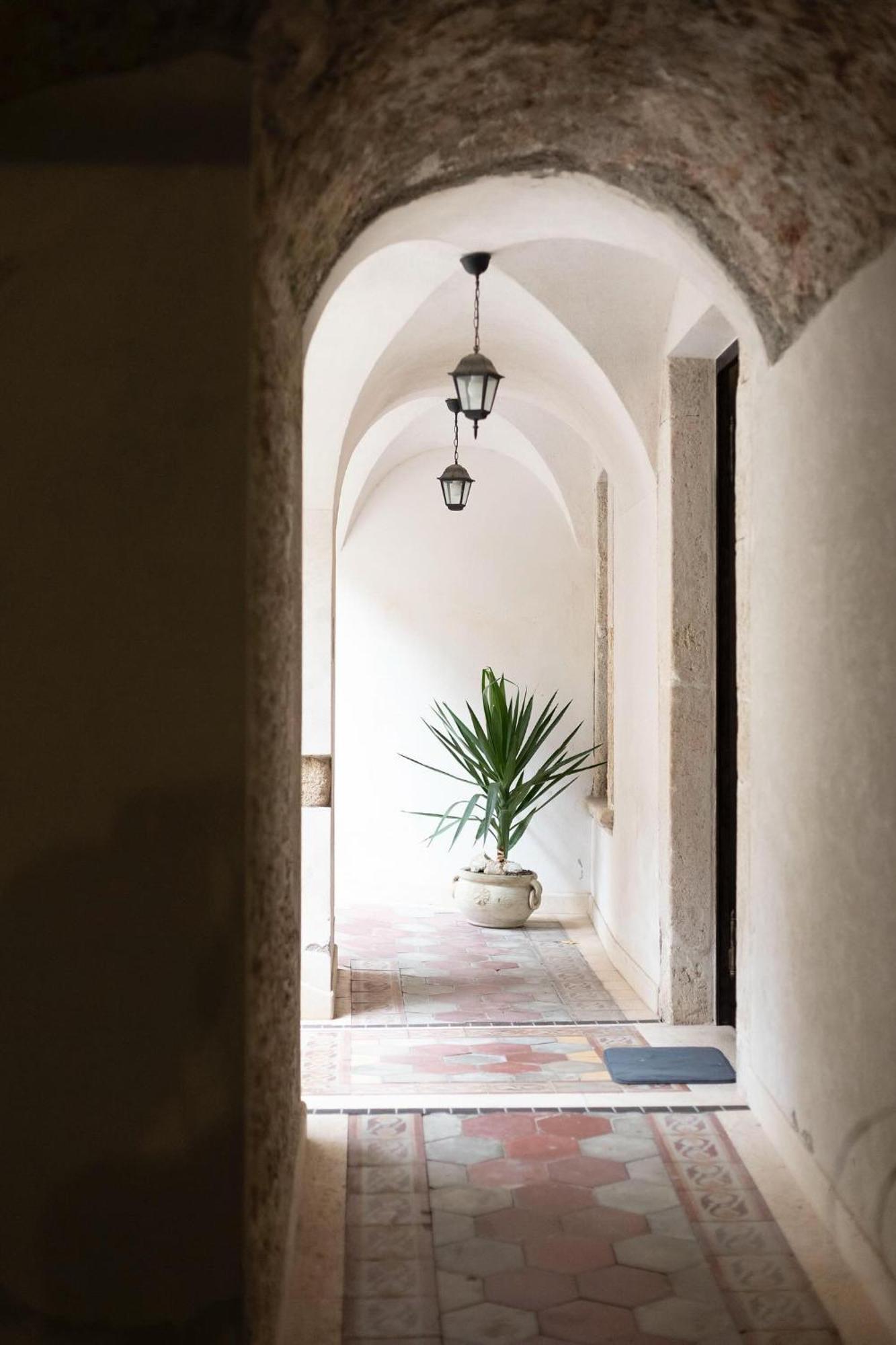 Palazzo Candida B&B Gerace Exterior photo
