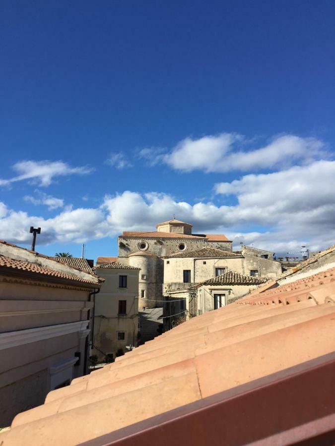 Palazzo Candida B&B Gerace Exterior photo