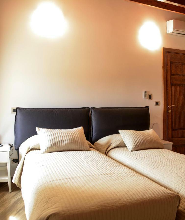 Palazzo Candida B&B Gerace Exterior photo